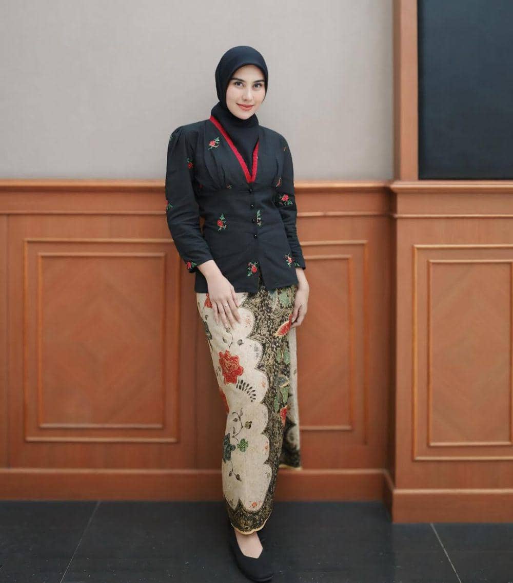 Syahnaz Sadiqah peringati Hari Kartini 