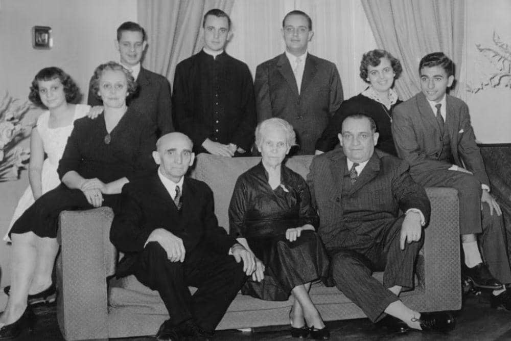 townandcountrymag.com