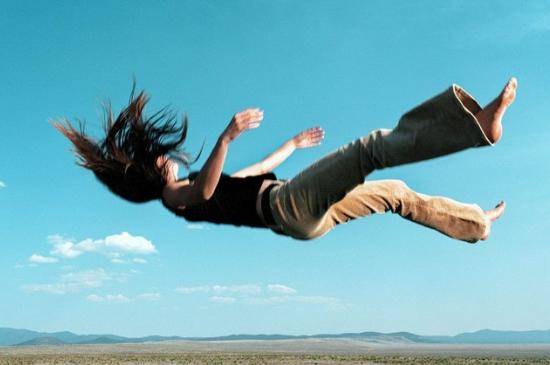 7 Arti Mimpi Jatuh dari Ketinggian, Refleksi Tekanan Batin?