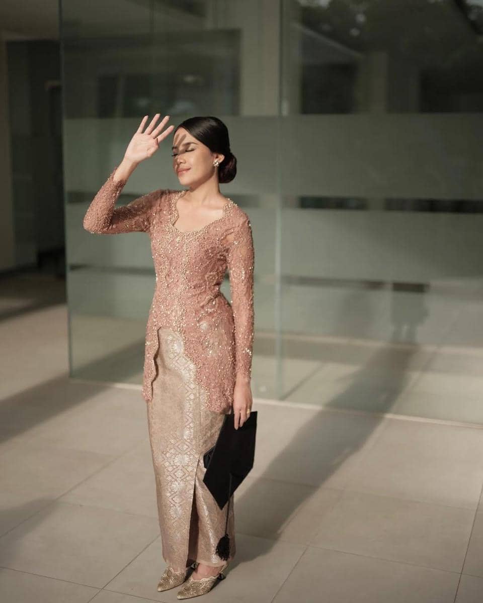 instagram.com/camilaadhn