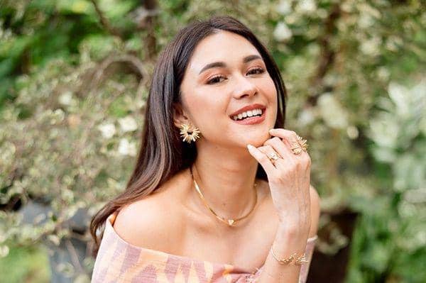 Nana Mirdad (instagram.com/nanamirdad_)