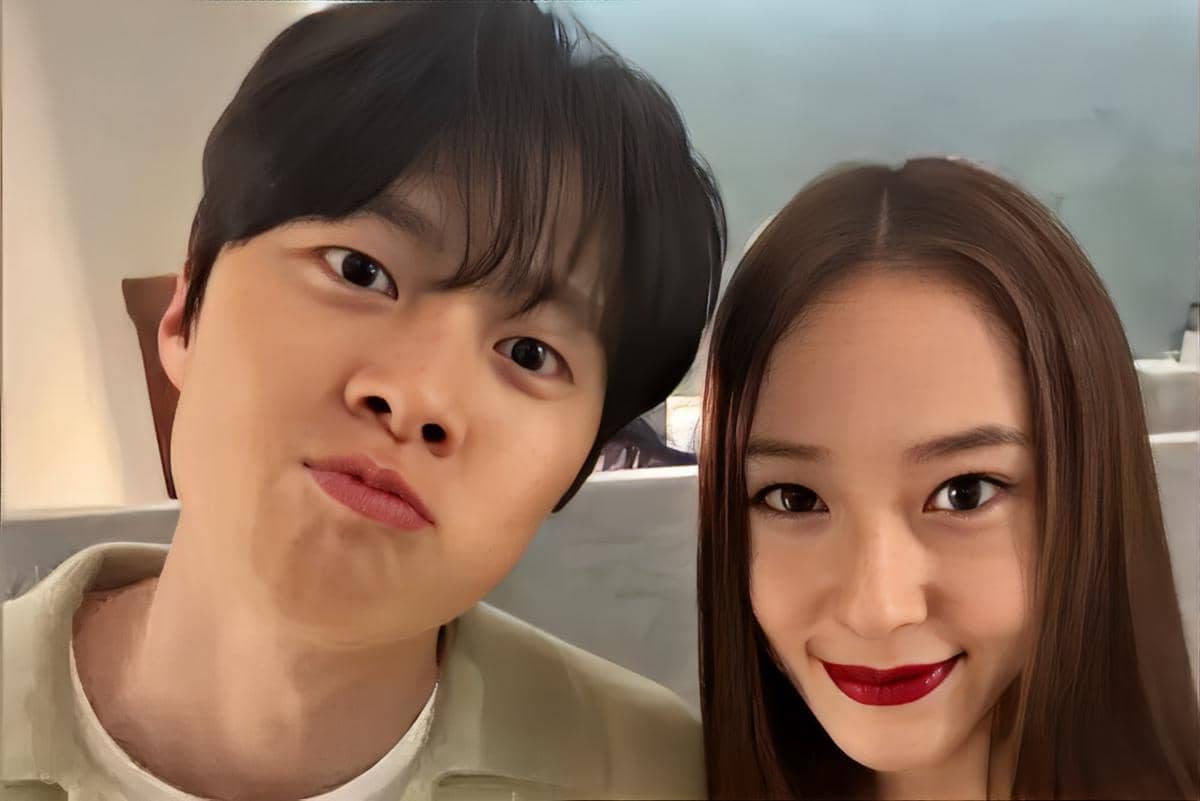 Aktor Gong Myung, yang juga merupakan kakak laki-laki NCT Doyoung , menunjukkan kedekatannya dengan Krystal Jung, menyoroti persahabatan mereka yang luar biasa.Pada tanggal 27, Gong Myung melalui Instagram-.jpg