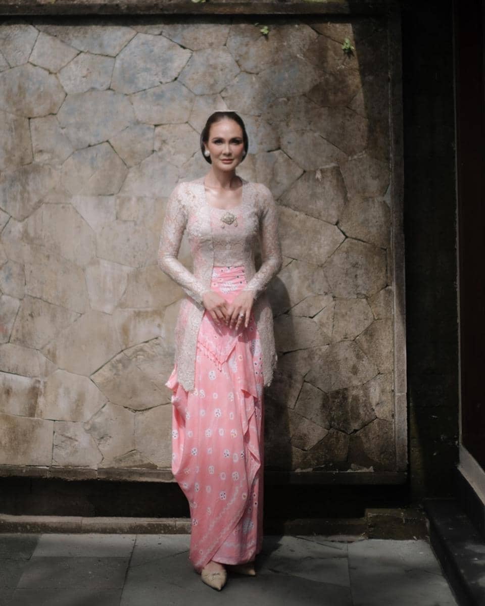 Silent tears, sacred beginning  Photo by @iluminenWedding Planner @paper_diamondsGround Handling & Show Runner @innazcommuniqueSiraman Venue & Catering @theubudvillageDecoration @@yu_cienlotusAdat Jawa @mami.jpg