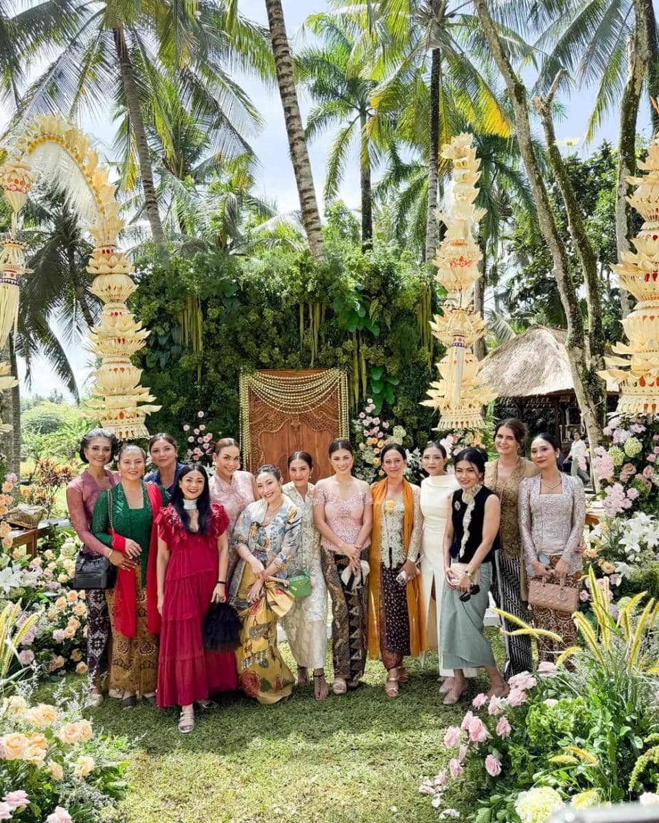 Too happy   Ga bisa berwerd-werd..just prayers #AyuDewi #AyuDewiStory.jpg