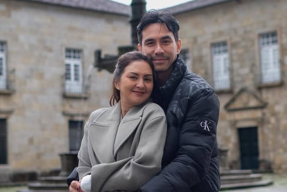 Setelah 1 minggu hujaaaaan gak brenti2, akhirnya ada matahari & Braga mulai cerah!Waktunya main keluar & explore Braga, pacaran lagi sama kamu @dagnesia   #dariusdonna #couple #love #justus #braga #portugal .jpg