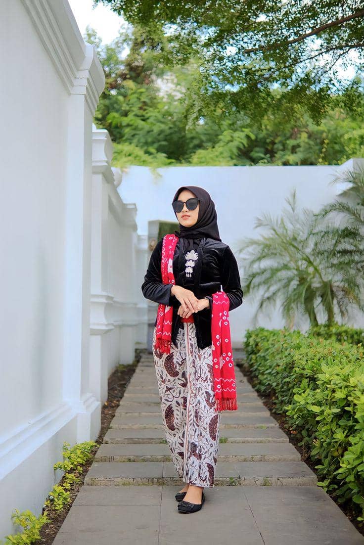 kebaya kutu baru bludru hijab