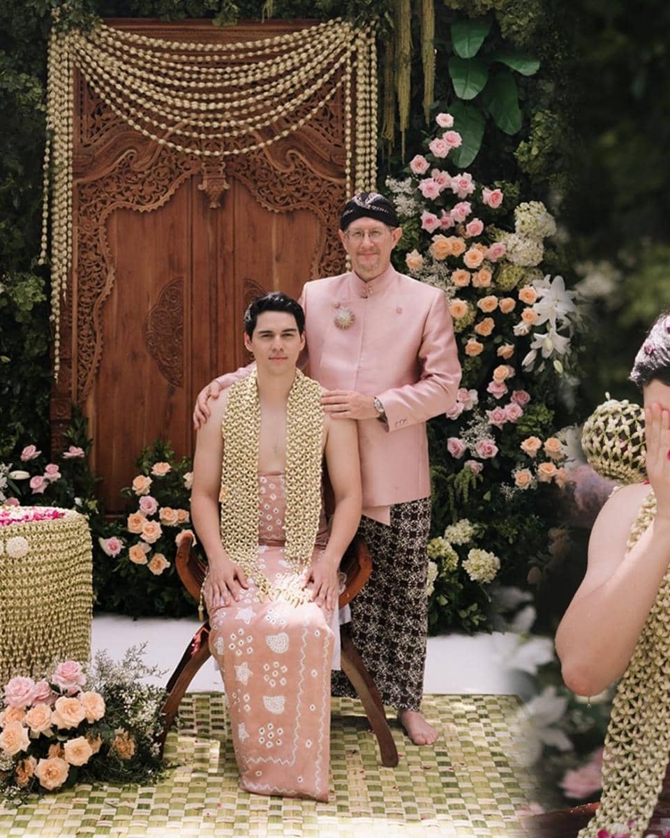 A sacred cleanse before the vow—honored, humbled, and heart full  Photo by @iluminen Wedding Planner @paper_diamonds Ground Handling & Show Runner @innazcommunique Siraman Venue & Catering @theubudvillag (2).jpg