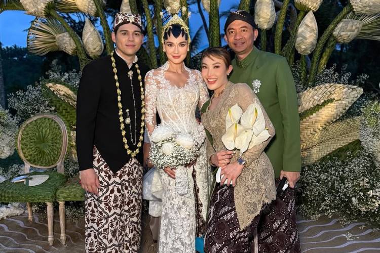 Cover Tamu Wedding - instagram.commrsayudewi .png