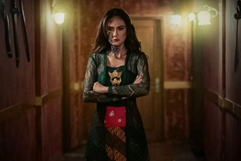 5 Fakta dan Sinopsis Film 'Gundik', Niat Baik yang Membawa Petaka | POPBELA.com