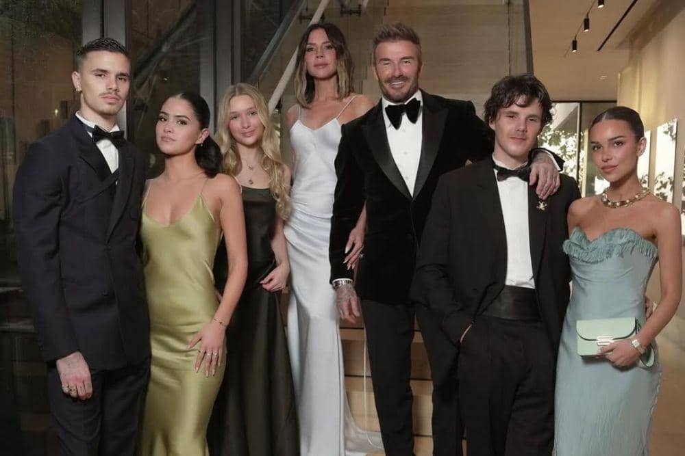 Romeo Beckham dan Kim Turnbull