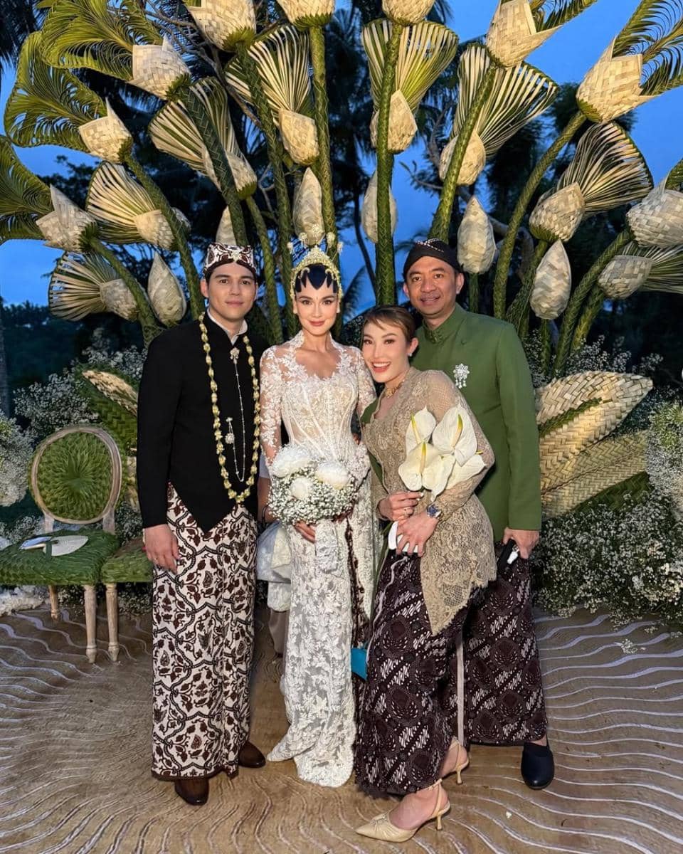 Sakinah Mawaddah WarahmahSaaaaaah..selamat jadi Suamik Istri ya bebebssssss @lunamaya @bouttier_maxime Doaku terlalu panjang, pastinya yang terbaik, yang terindah, yang terbahagia buat kalian duo cakepssssku.jpg