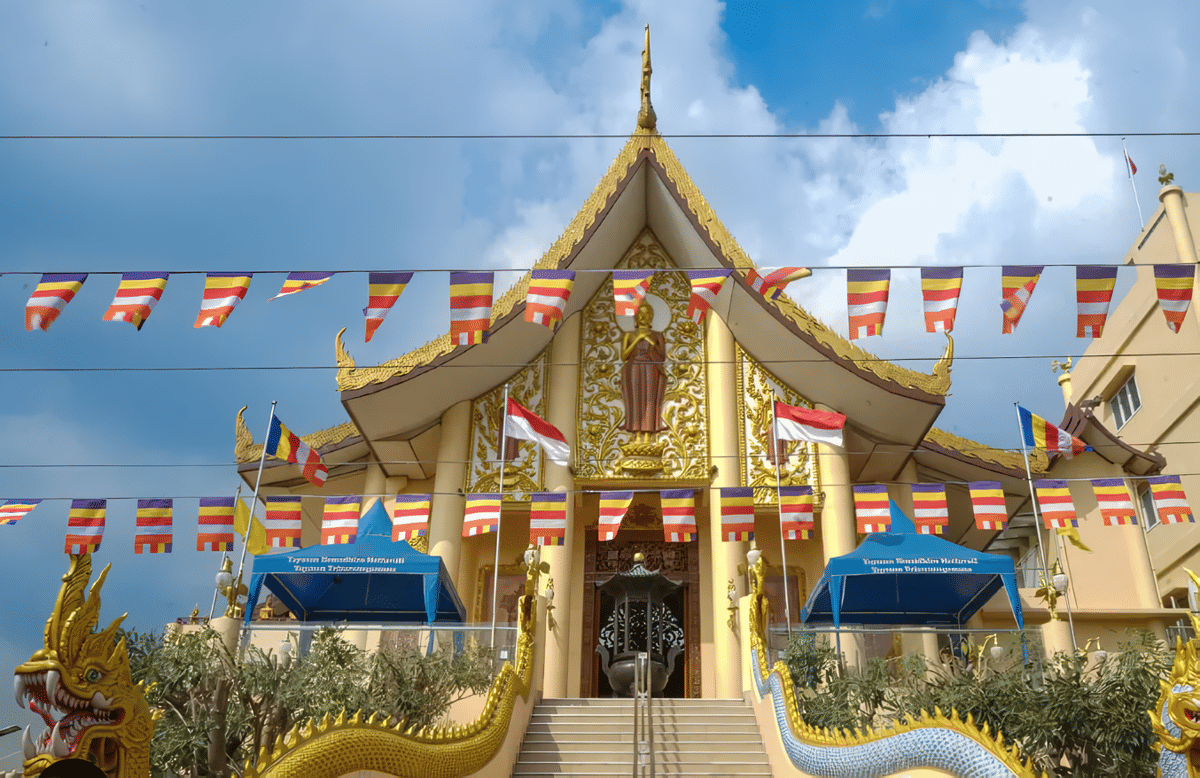 Nampak depan Vihara Hemadhiro Mettavati 