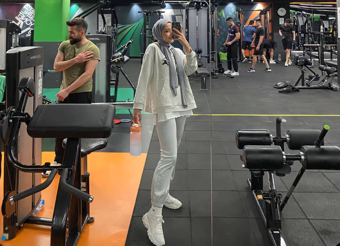 Outfit gym sweater dan jogger pants