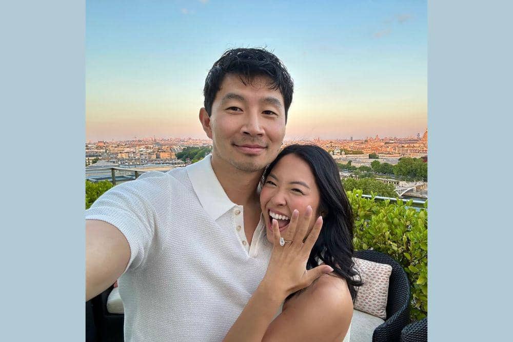 Simu Liu dan Allison Hsu Tunangan