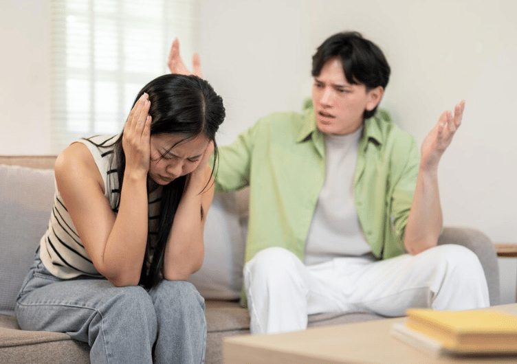 Posesif pada orang terdekat (freepik.com/thanyakij-12)