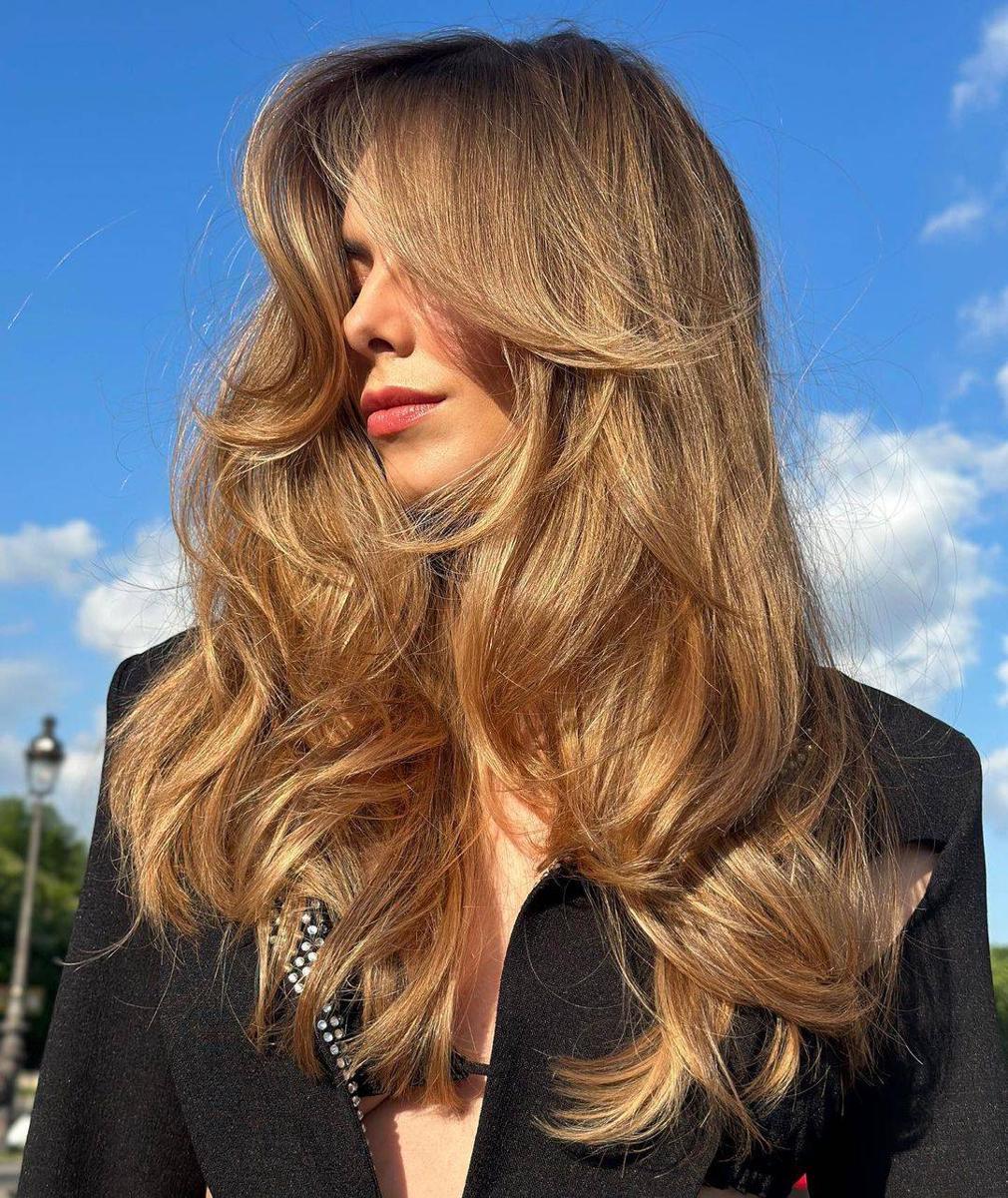 https://therighthairstyles.com/long-layered-hairstyles-straight-hair/