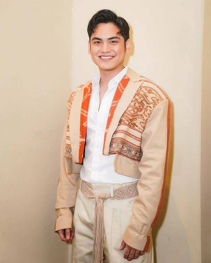 Model Baju Batik Pria Lengan Panjang