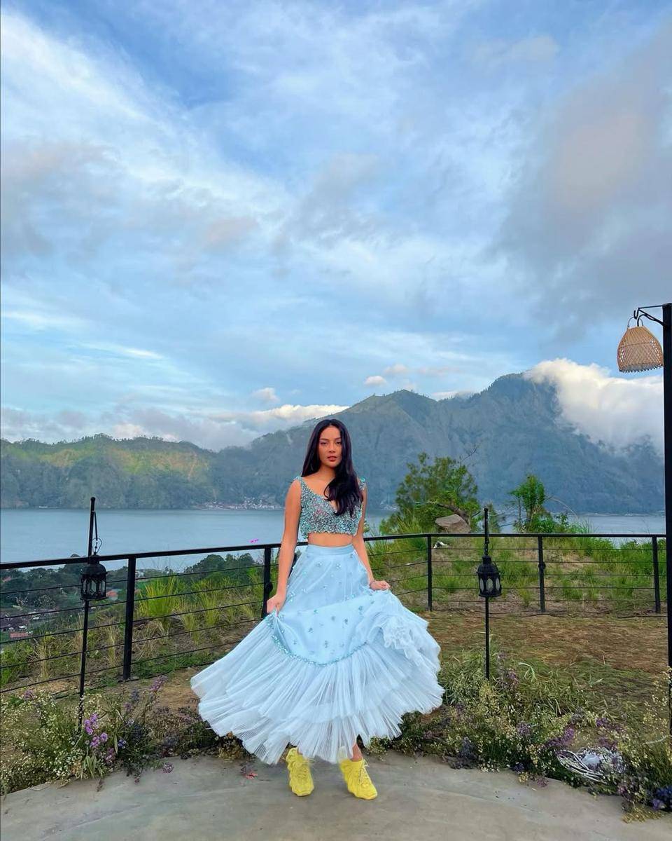 Profil dan Biodata Erika Carlina