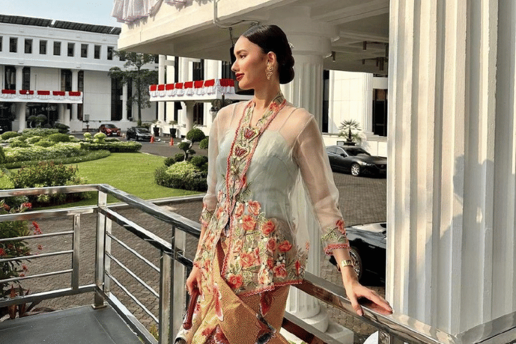 instagram.com/michyvalerie