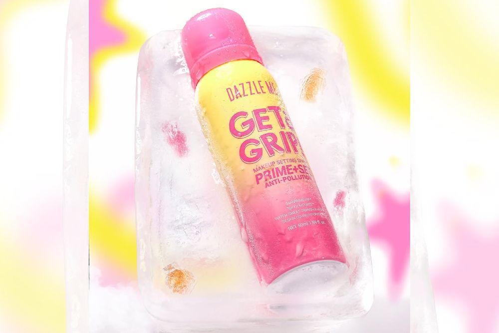 DAZZLE ME Get a Grip!: Makeup Tahan Lama & Flawless 