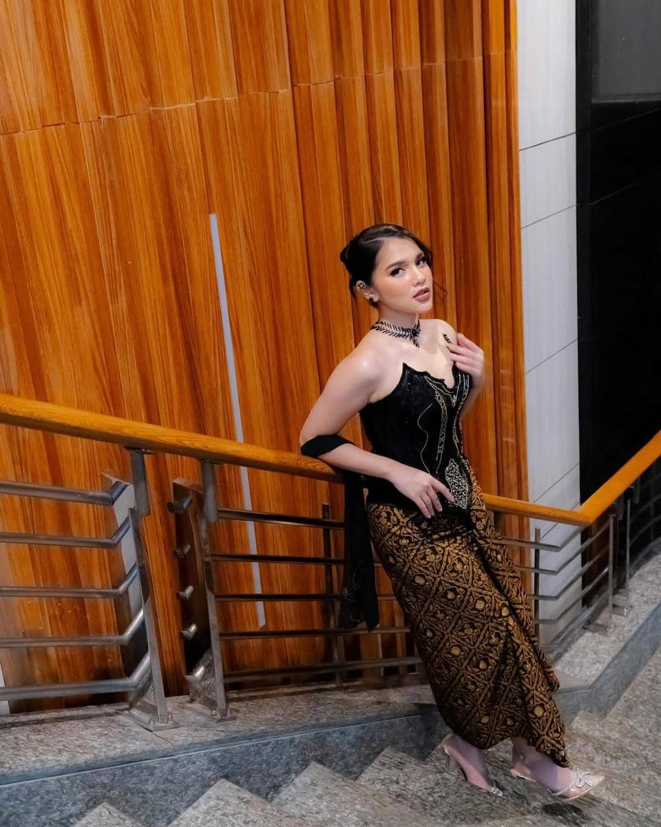 Davina Karamoy 5.jpg