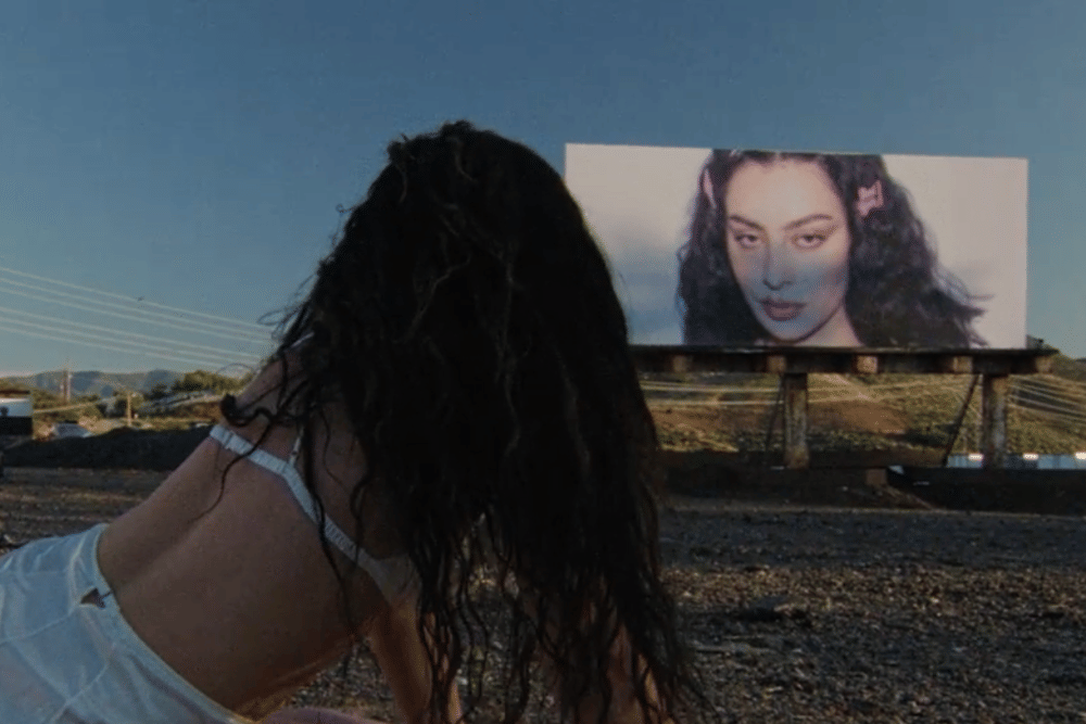 youtube.com/Charli xcx