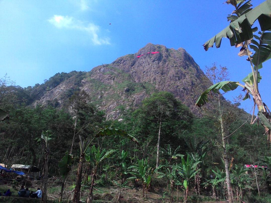 Gunung batu jonggol