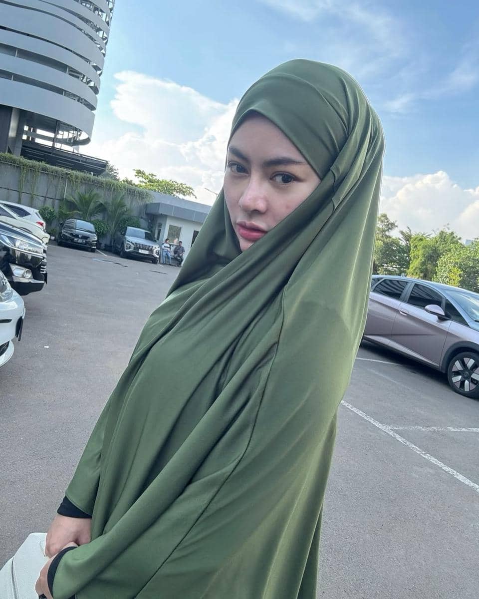 Vitalia Shesya 2.jpg