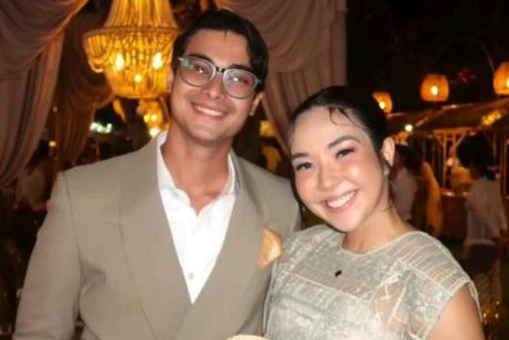 g_p_o_potret_gisel_akhirnya_go_public_pajang_foto_bareng_cinta_brian_di_nikahan_luna_maya_romantis_abis_gisella_anastasia_cinta_brian-20250511-001-non_fotografer_kly.jpg