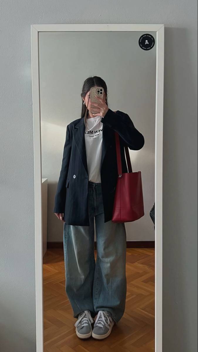 Baggy Jeans dan Blazer Hitam