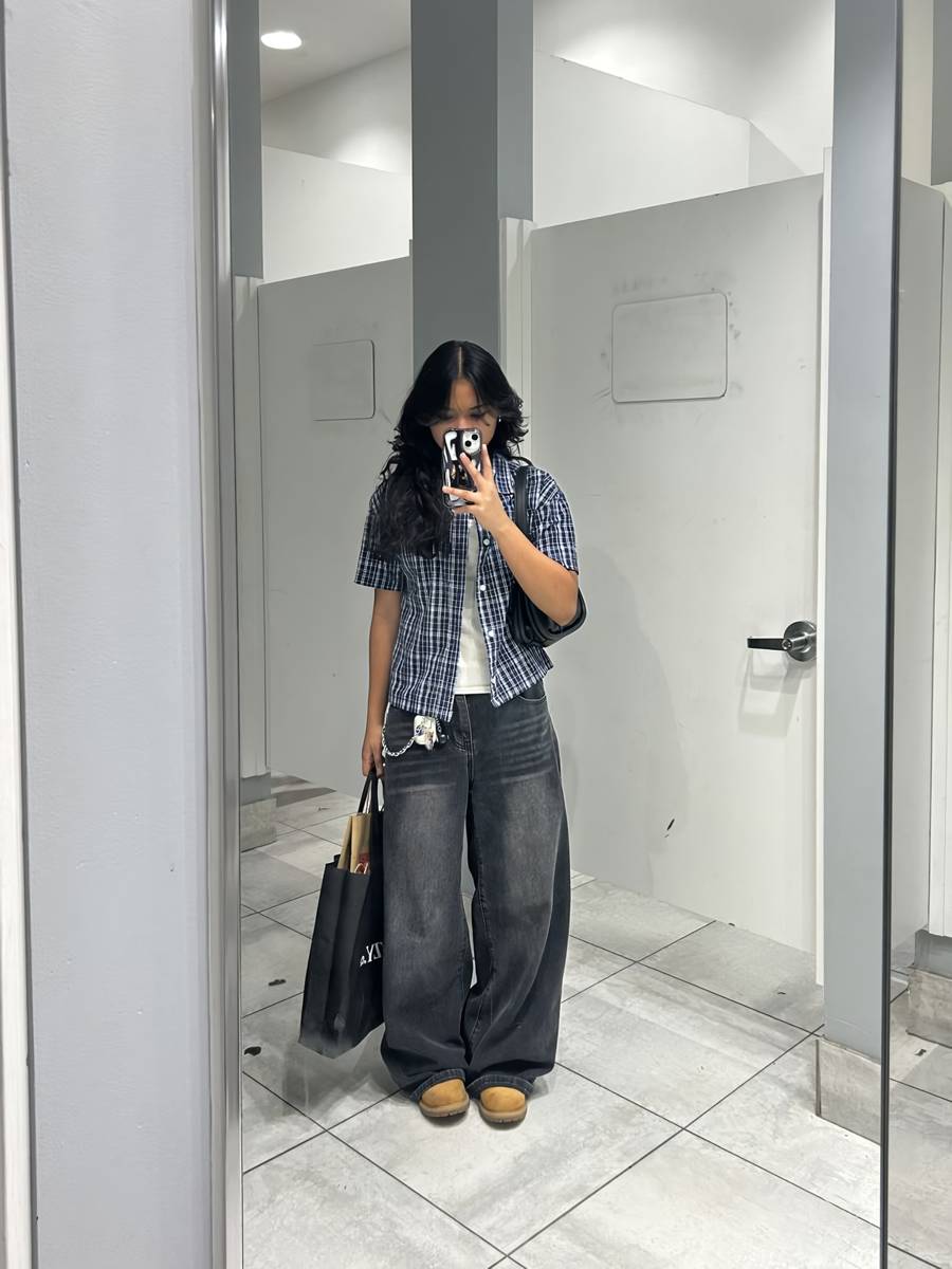 Baggy Jeans dan Kemeja Vintage