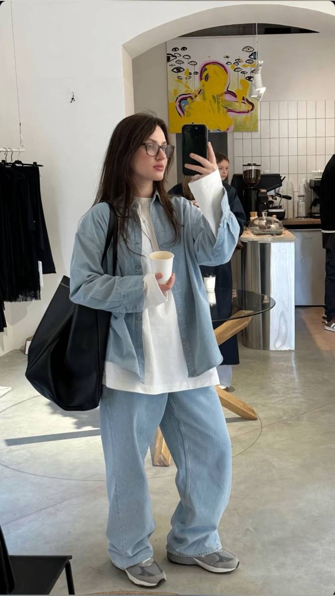 Baggy Jeans dan Kemeja Jeans