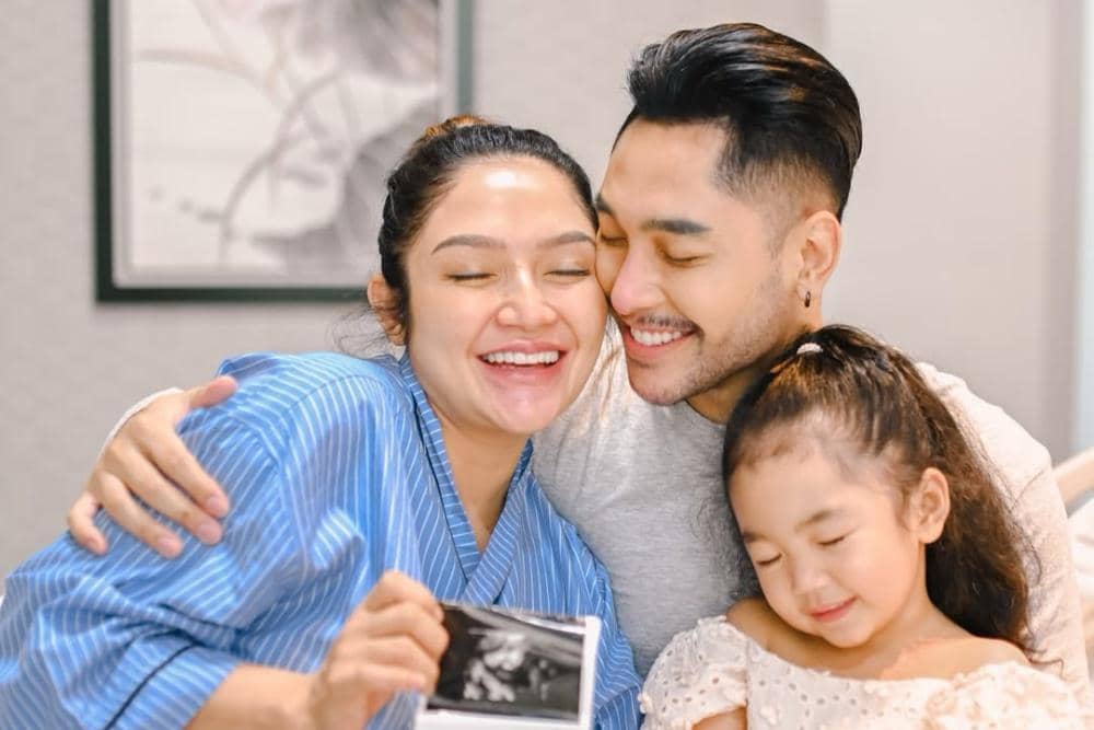 Siti Badriah dan Krisjiana Baharuddin