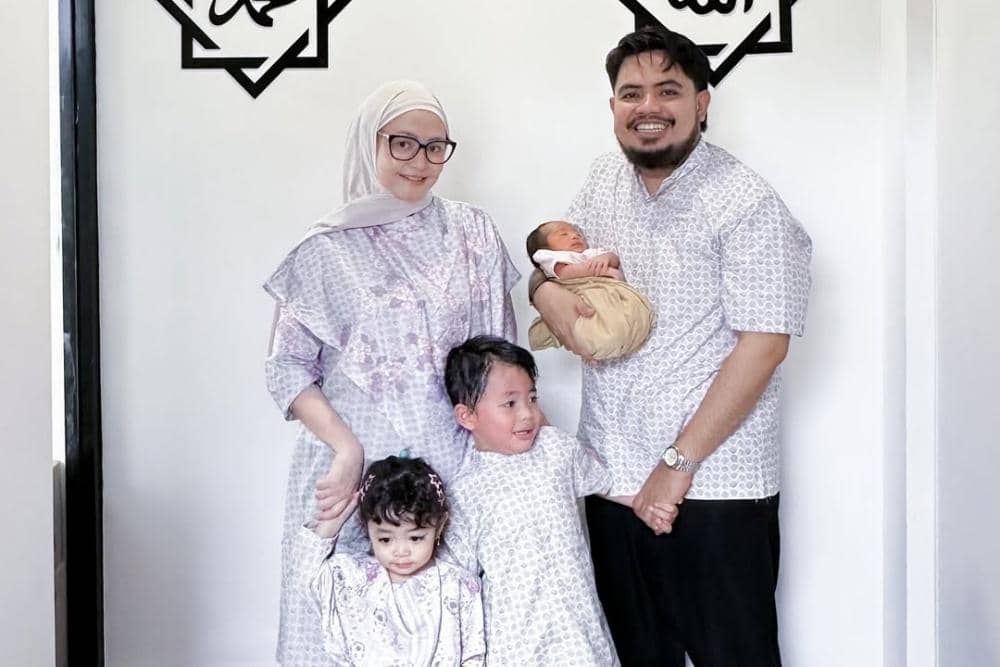 Rigen Rakelna dan istri