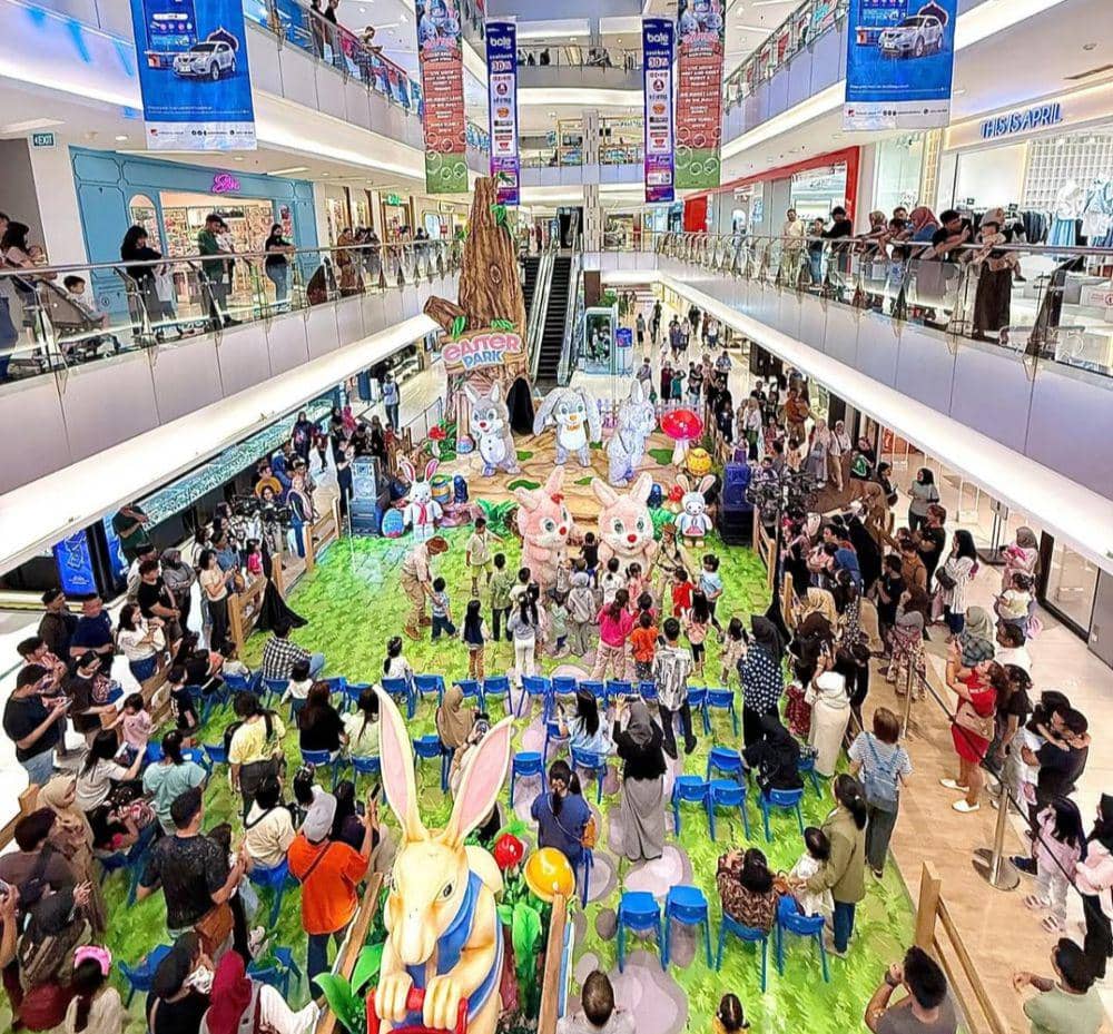 Ilustrasi tahun baru di Pakuwon mall Surabaya