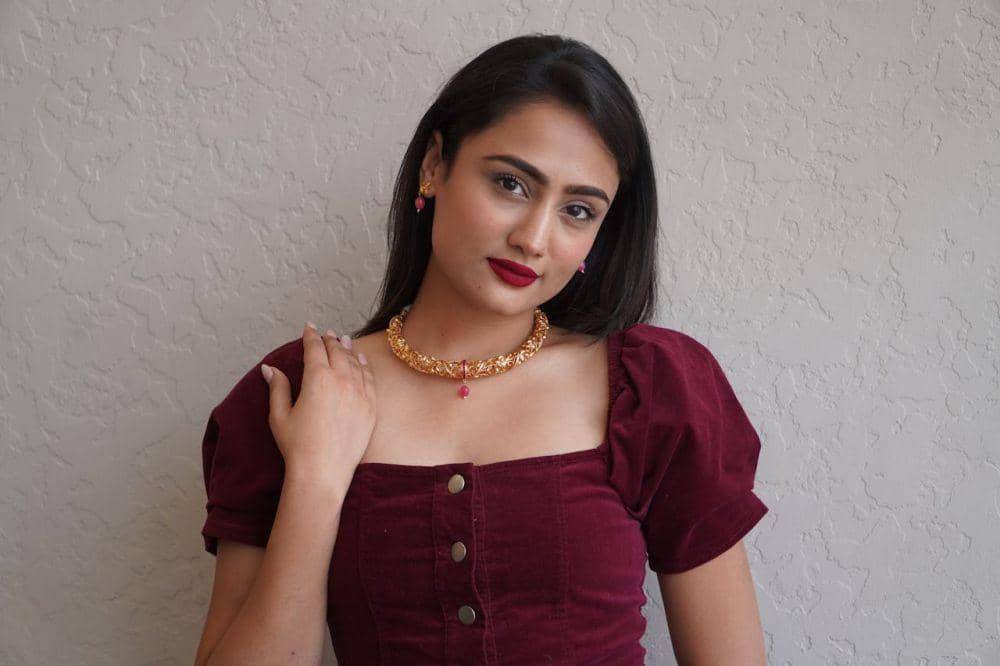 Ilustrasi burgundy lip (pexels.com/Abhishek Shekhawat)