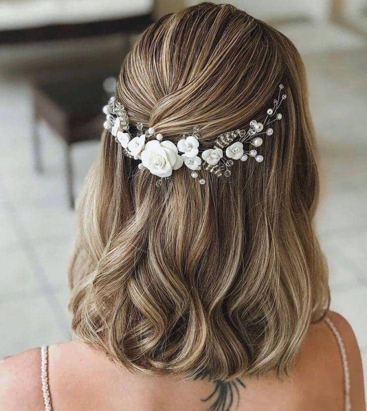 Ide hairdo bridesmaid rambut pendek