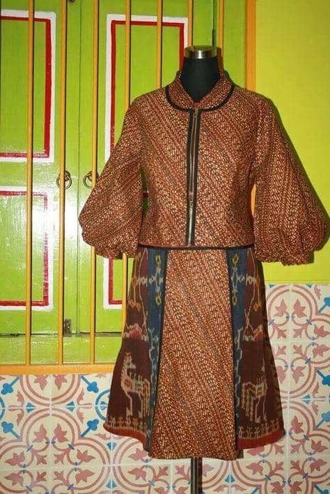 blazer batik wanita panjang modis