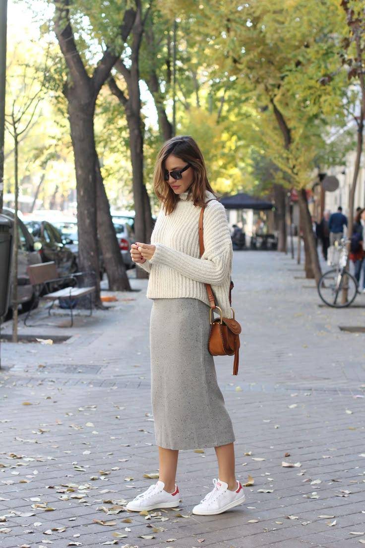 Rok Span Rajut Abu dan Turtleneck Broken White