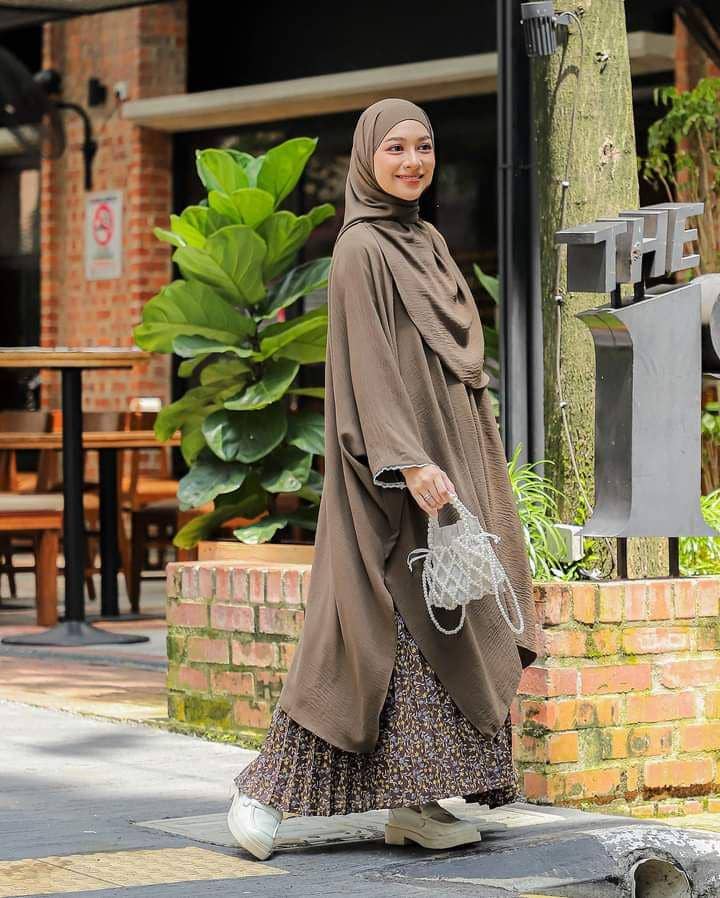 Tunik coklat dan plisket pattern