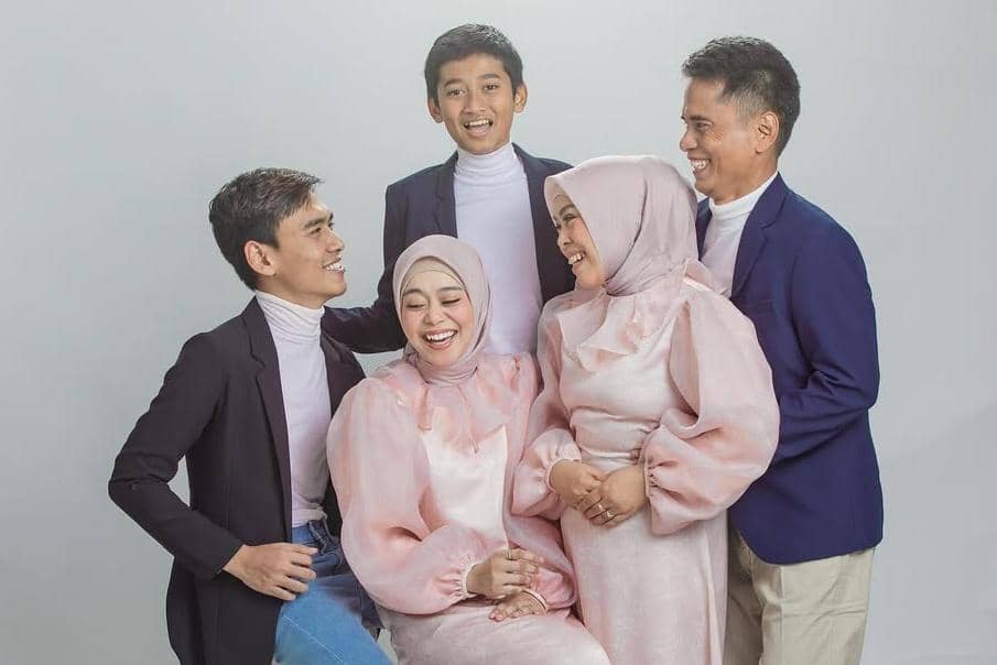 Keluarga Lesti Kejora