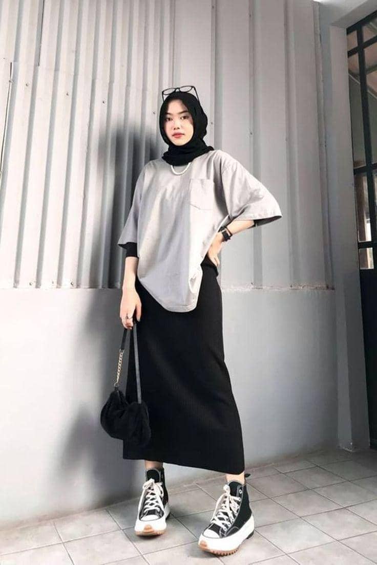 Rok Span dan Layering Kaos