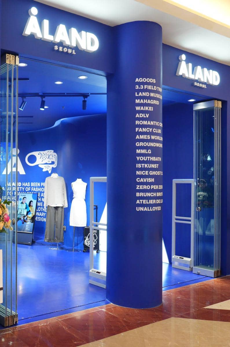ÅLAND Store Pondok Indah Mall 1 .jpg