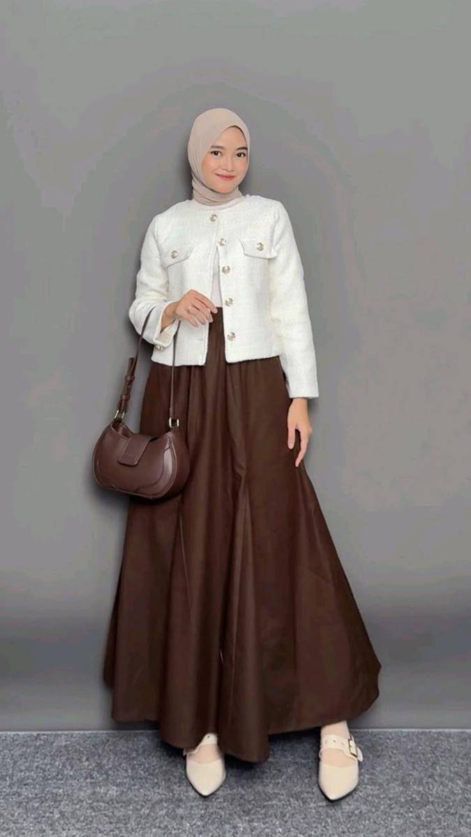 Ruffle Skirt Cokelat Mahogany dan Blazer Putih