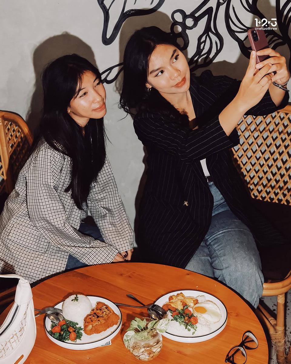 kafe surabaya