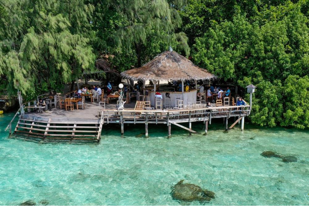 5 Pondokan Terbagus di Pulau Seribu berikut Bea lalu Layanannya