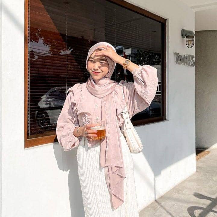 OOTD rok span plisket putih