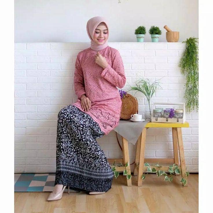 OOTD rok plisket kebaya pink