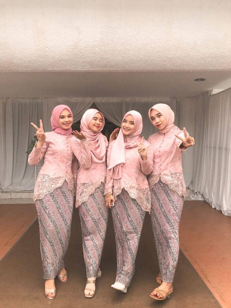 OOTD rok plisket kebaya pink