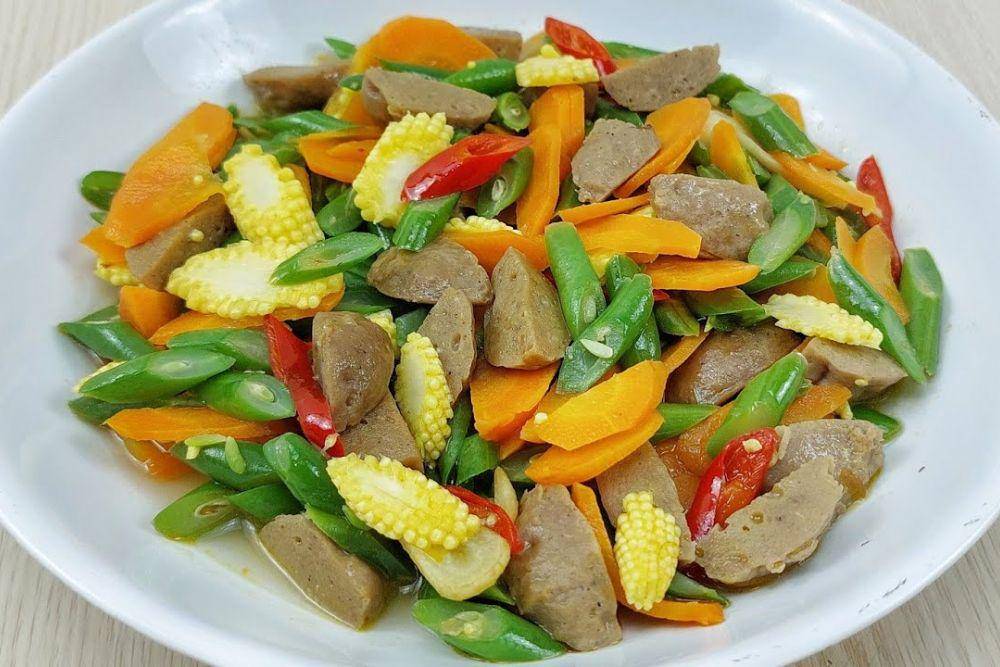 Tumis bakso sayur